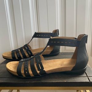 Natural Soul Black Studded Sandels